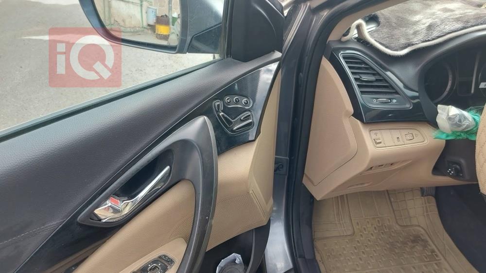 هيونداي أزيرا